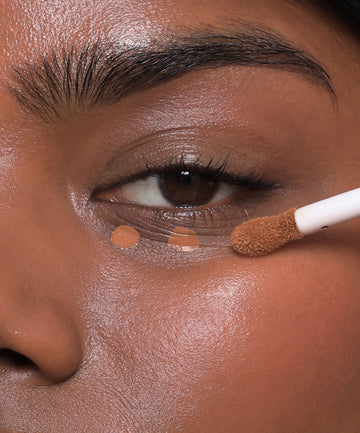 | desc:  | text: light Tabitha wears shade 18W