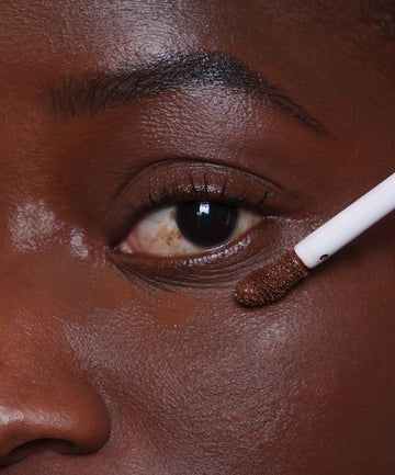 | desc: | text: light Marie wears shade 23N