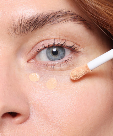 | desc: Vanessa wears shade 09W